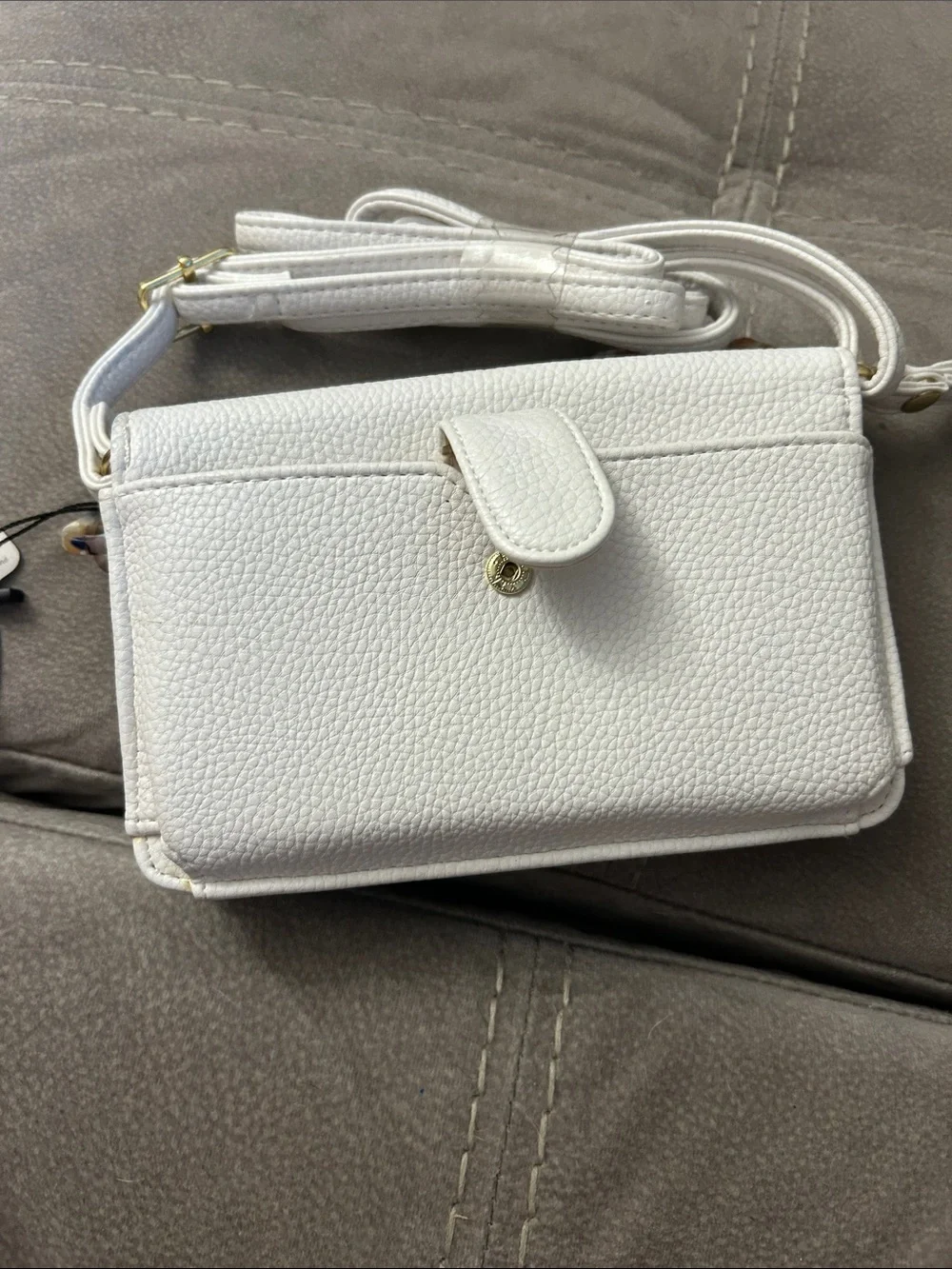mundi White Pebbled Crossbody with Multicolor Acrylic Chain
